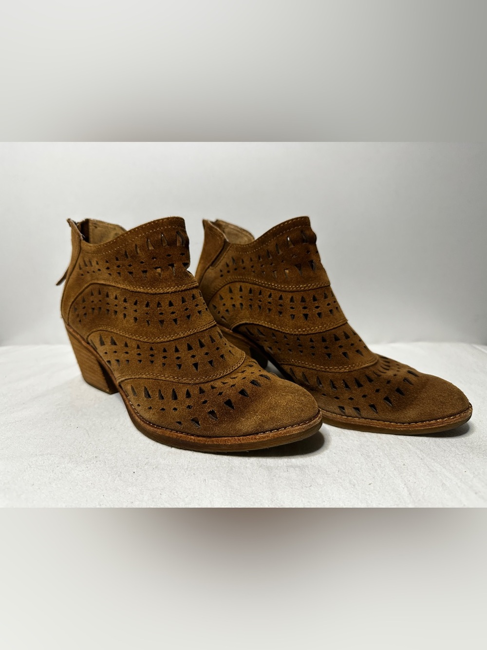 Sofft- Westwood II Light Brown Ankle Booties- 8.5